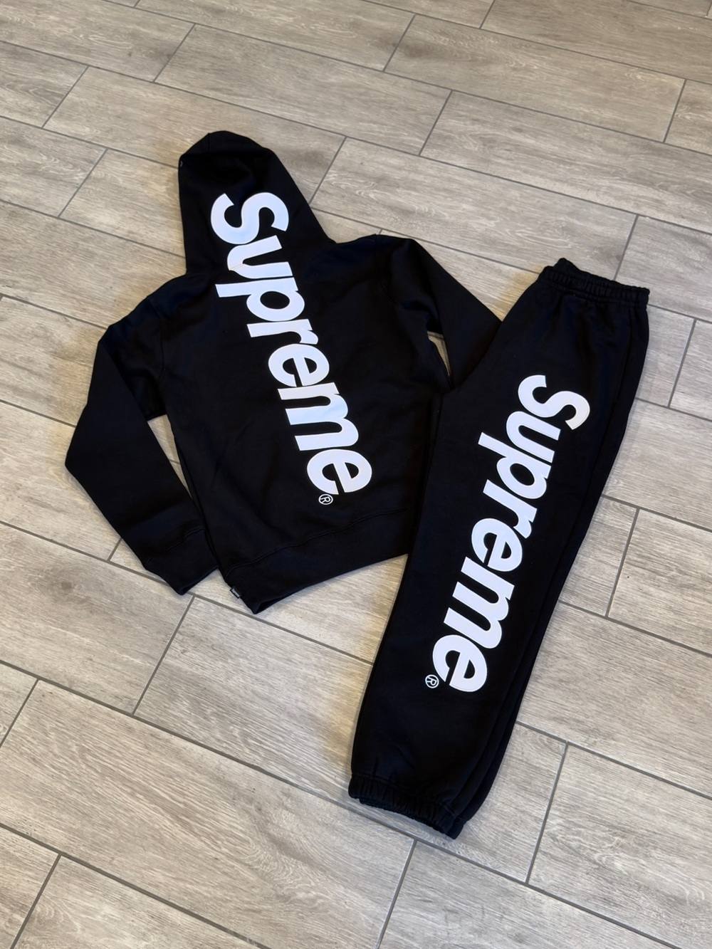Supreme sets